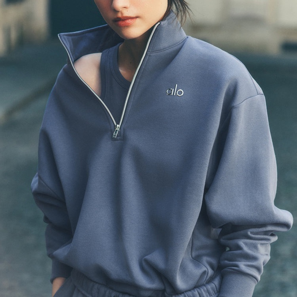 ALO Yoga Accolade 1/4 Zip Pullover in Bluestone